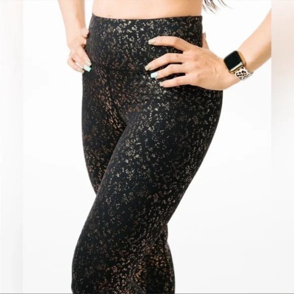 Rare! NWOT ZYIA Black Rose Gold Flake Light n Tight Leggings Size 2